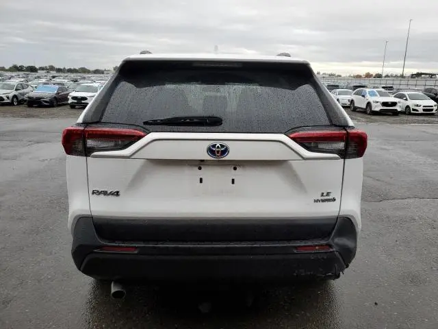 2020 TOYOTA RAV4 LE  