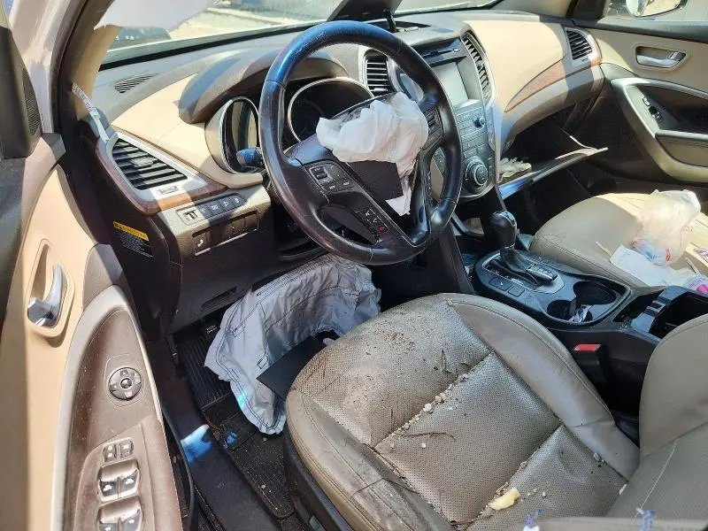 2017 HYUNDAI SANTA FE SE  