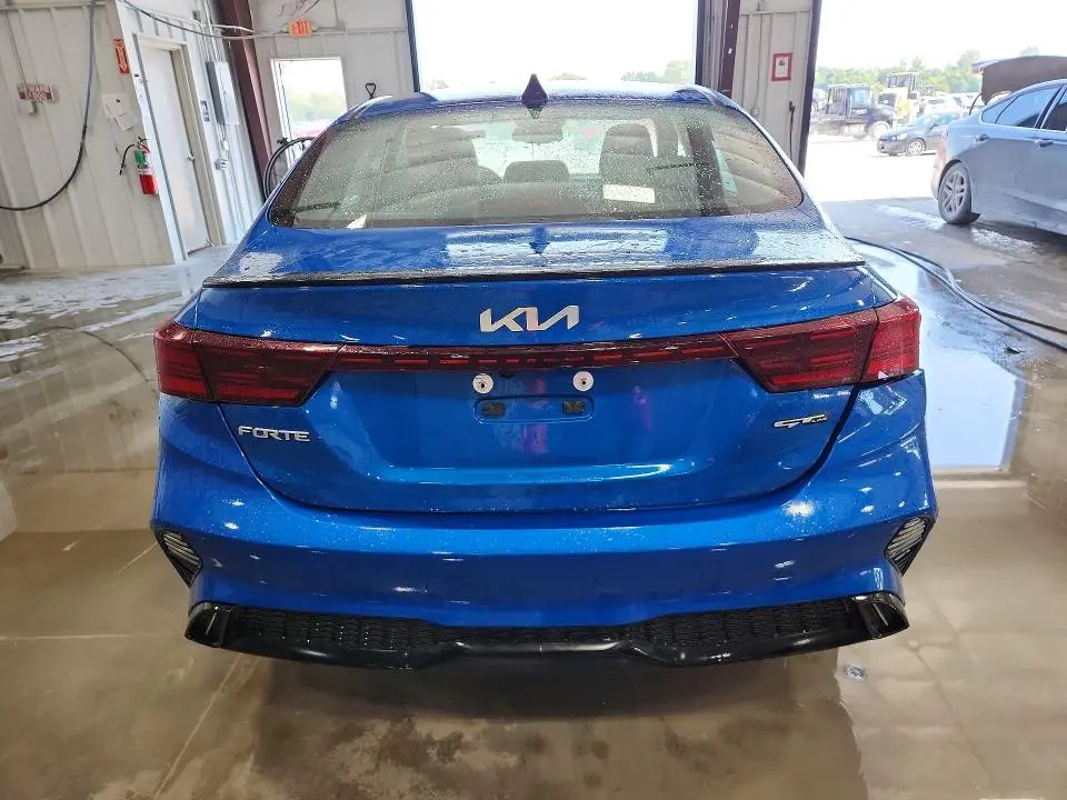 2023 KIA FORTE GT LINE  