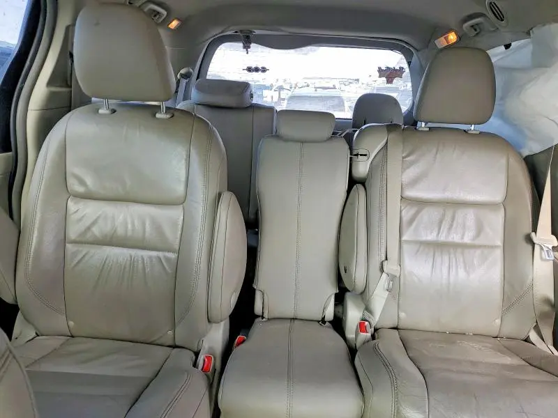 2018 TOYOTA SIENNA XLE 8-PASSENGER  