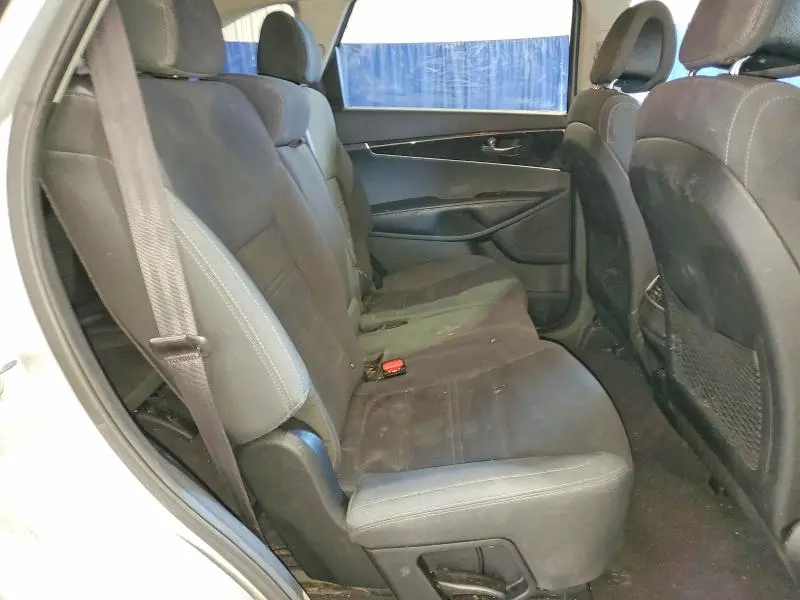 2016 KIA SORENTO LX V6  