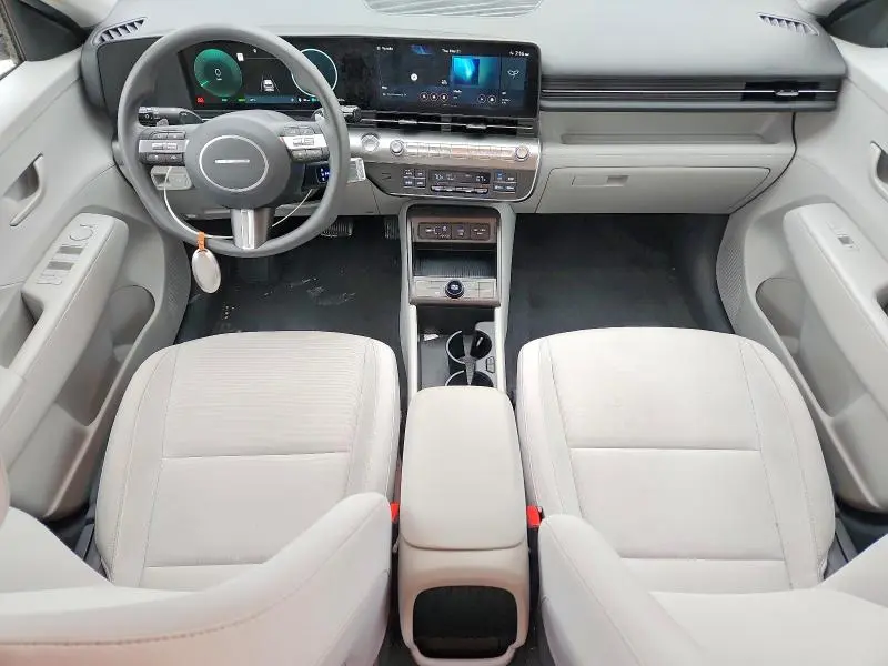 2025 HYUNDAI KONA SE  