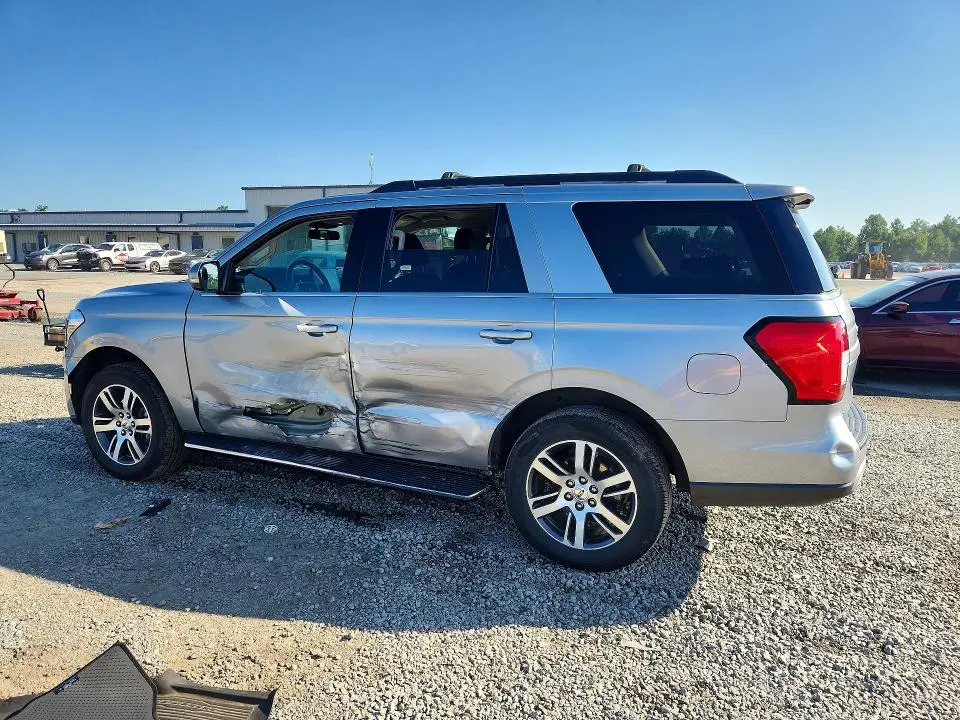 2022 FORD EXPEDITION XLT  