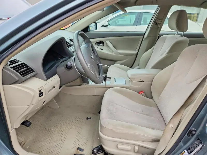 2010 TOYOTA CAMRY LE  