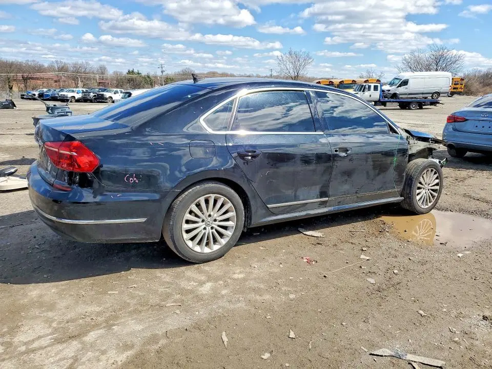2016 VOLKSWAGEN PASSAT SE  