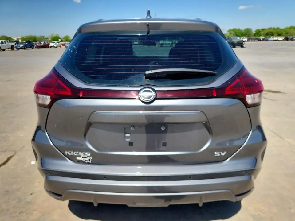 2022 NISSAN KICKS SV  