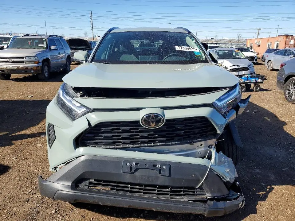 2022 TOYOTA RAV4 XLE  