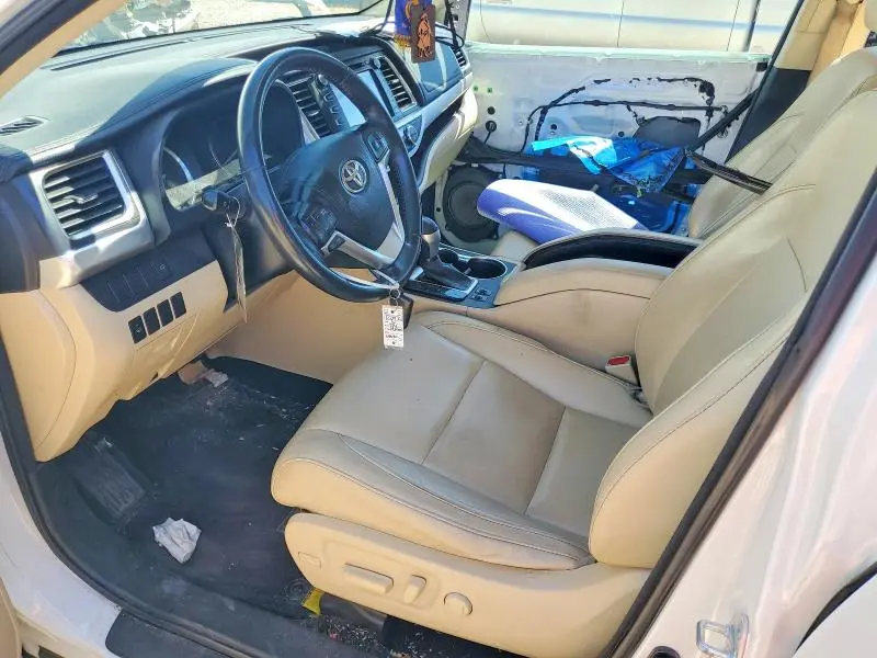 2016 TOYOTA HIGHLANDER XLE  