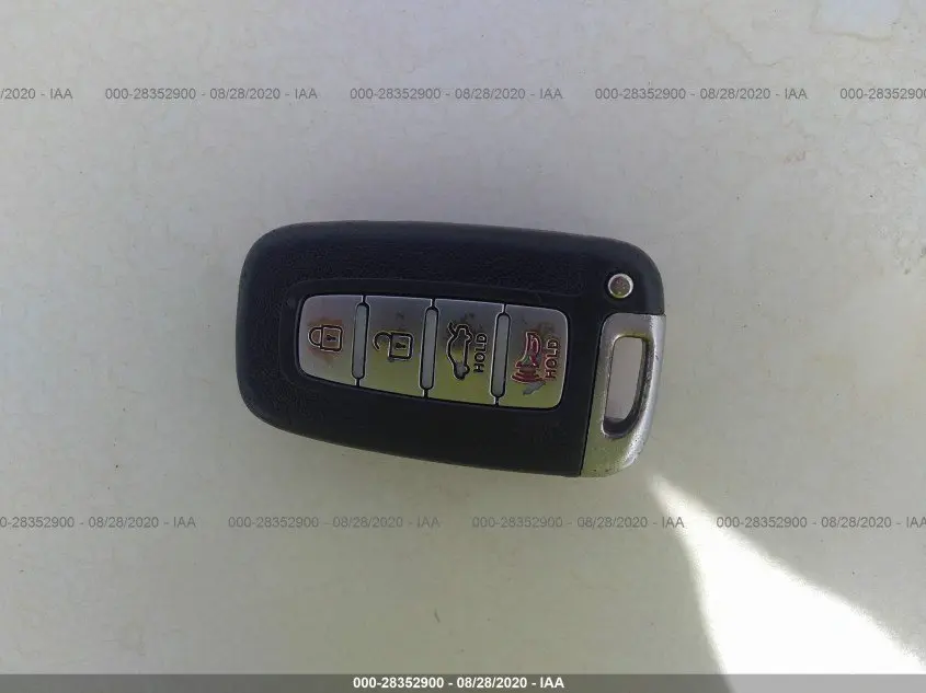 2012 HYUNDAI GENESIS 3.8