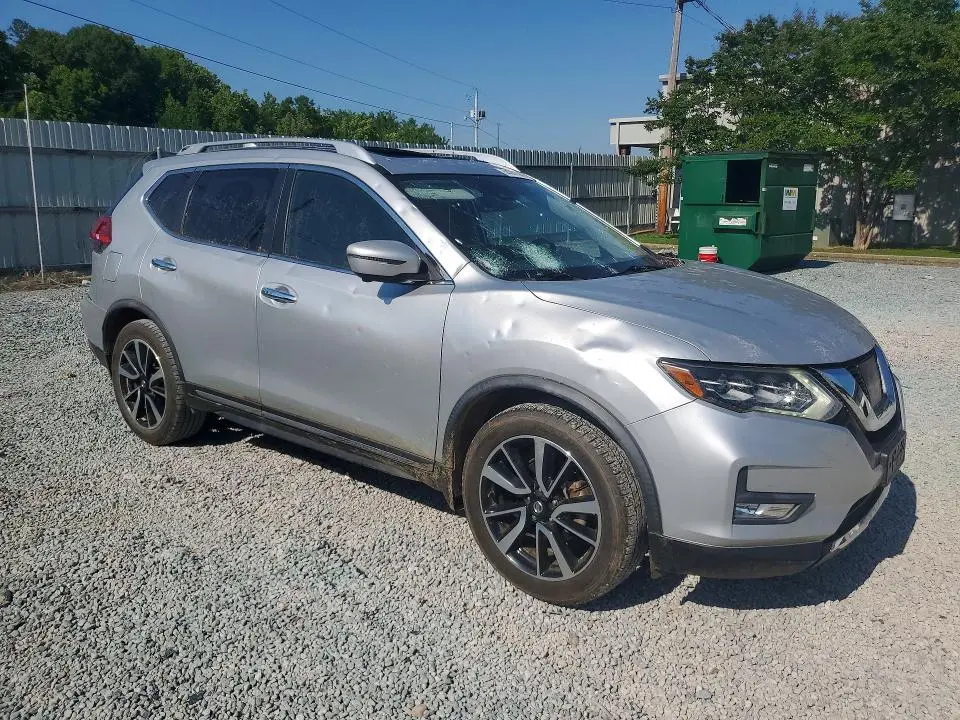 2017 NISSAN ROGUE SL  