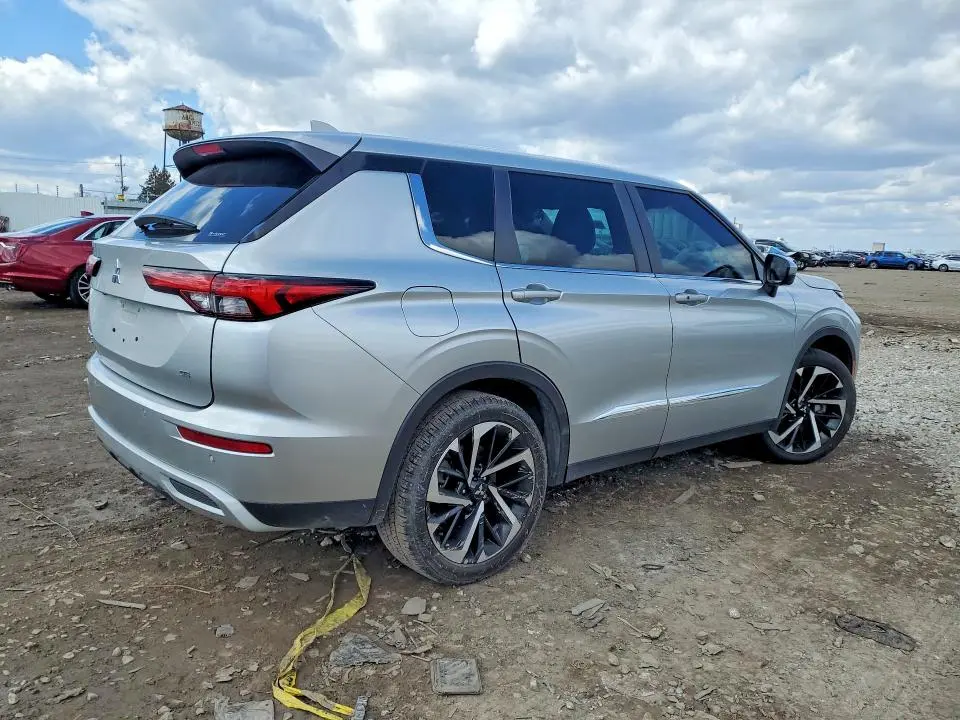 2022 MITSUBISHI OUTLANDER SE  