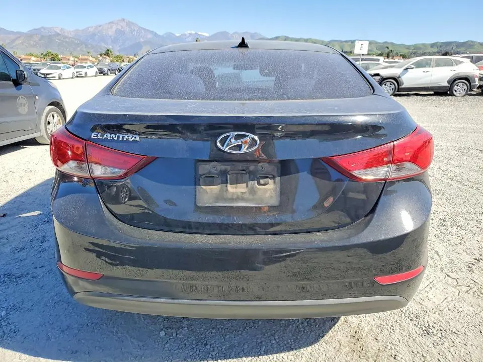 2016 HYUNDAI ELANTRA SE  