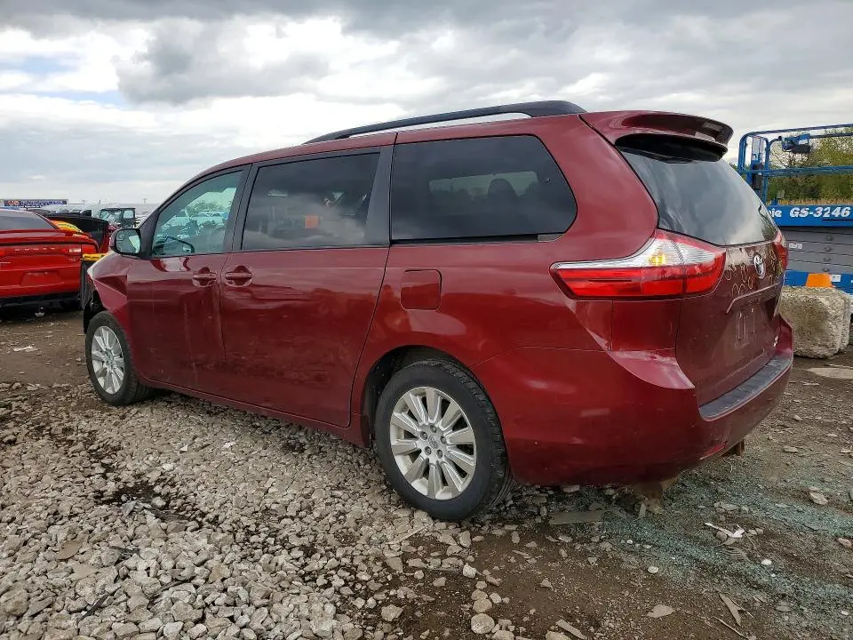 2015 TOYOTA SIENNA LE  