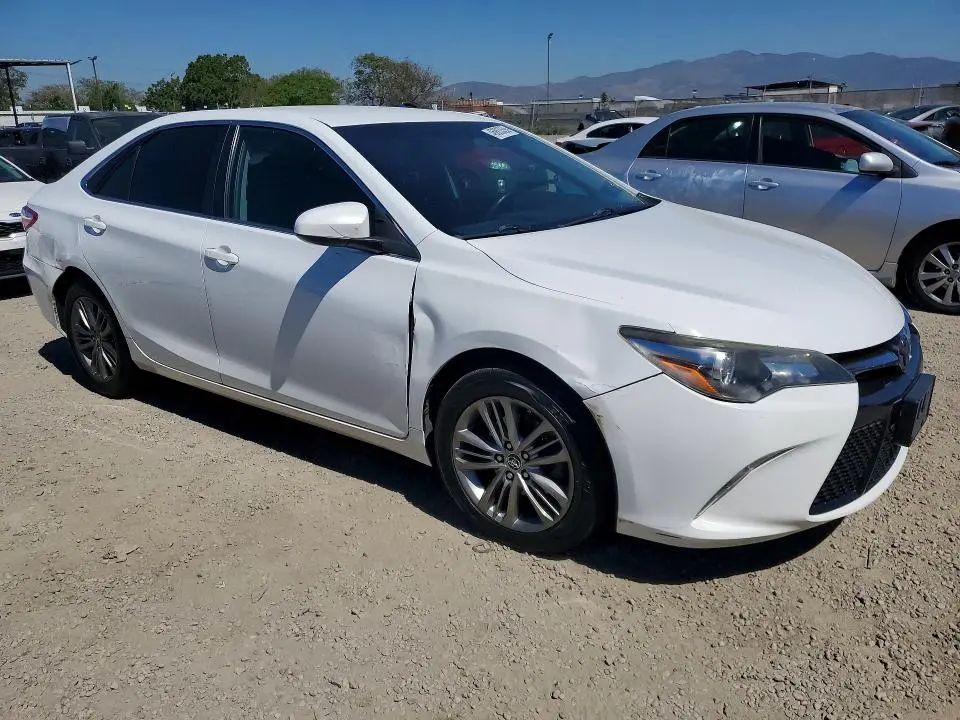 2017 TOYOTA CAMRY SE  
