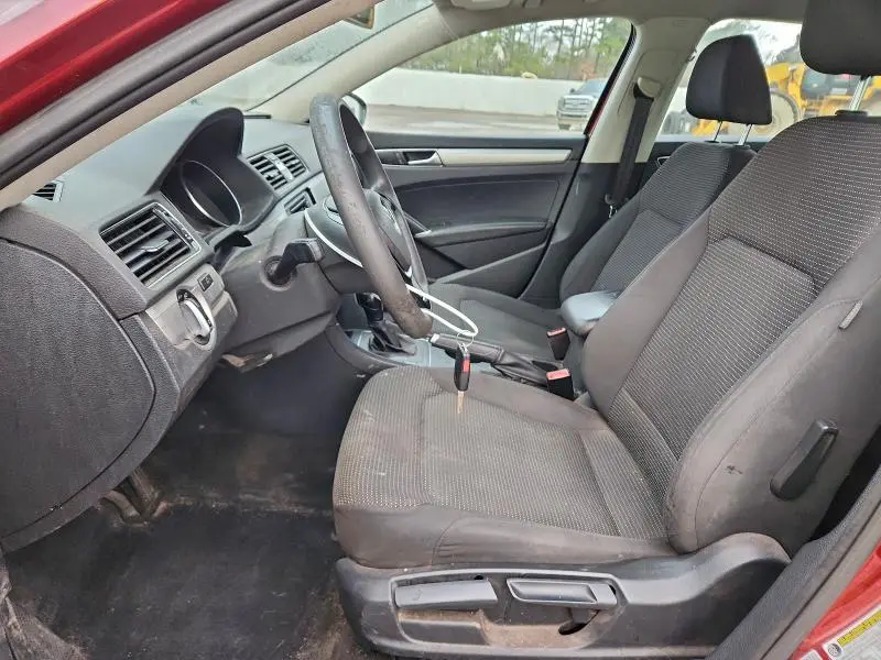 2017 VOLKSWAGEN PASSAT S  