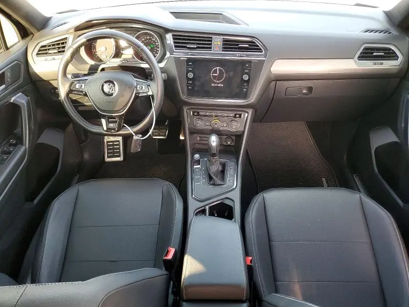 2021 VOLKSWAGEN TIGUAN SE  