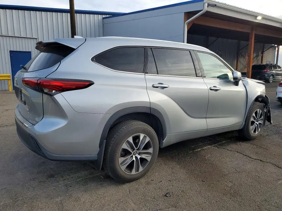 2020 TOYOTA HIGHLANDER XLE  