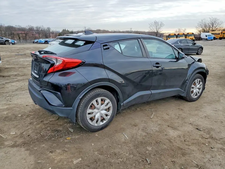 2021 TOYOTA C-HR LE  