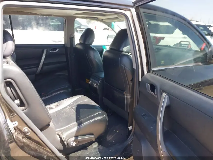 2012 TOYOTA HIGHLANDER SE V6