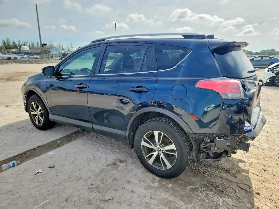 2018 TOYOTA RAV4 XLE  