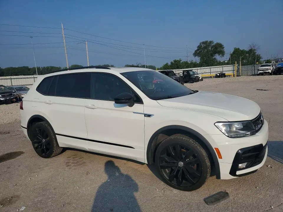 2021 VOLKSWAGEN TIGUAN SE  