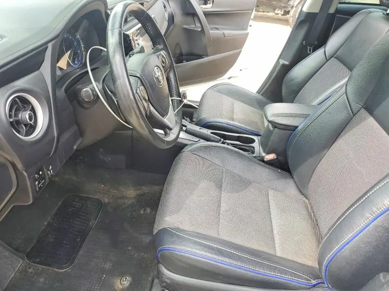 2017 TOYOTA COROLLA SE  