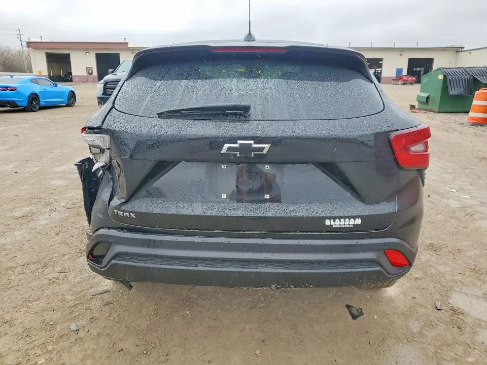 2025 CHEVROLET TRAX LS  