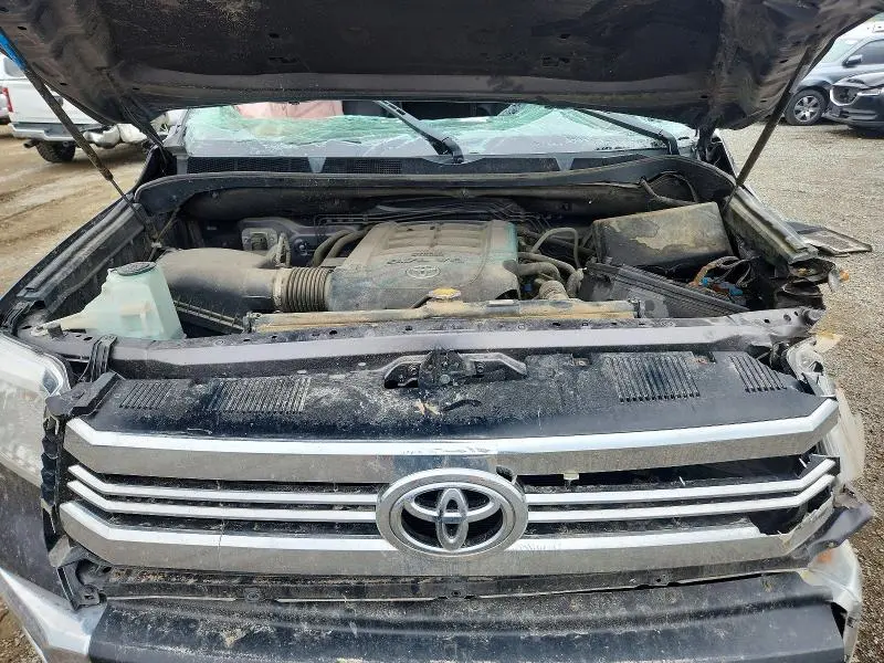 2017 TOYOTA TUNDRA SR5  