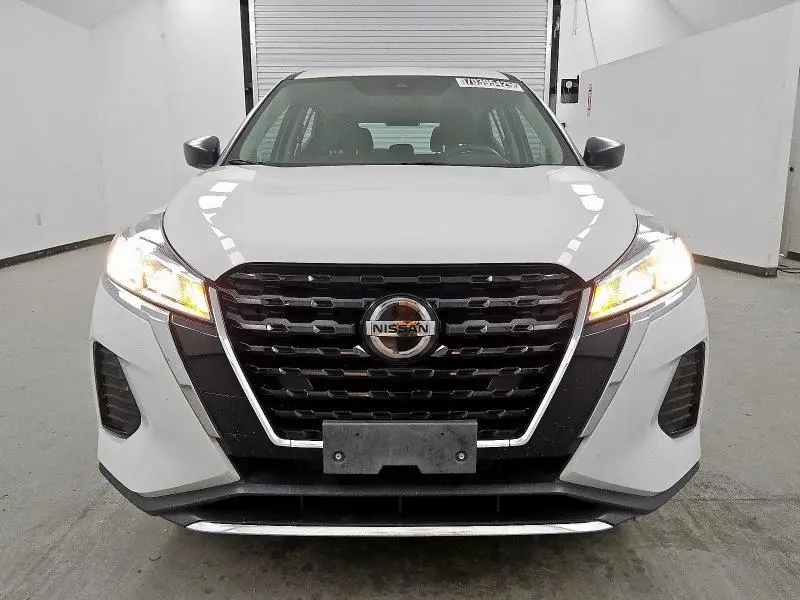 2021 NISSAN KICKS S  