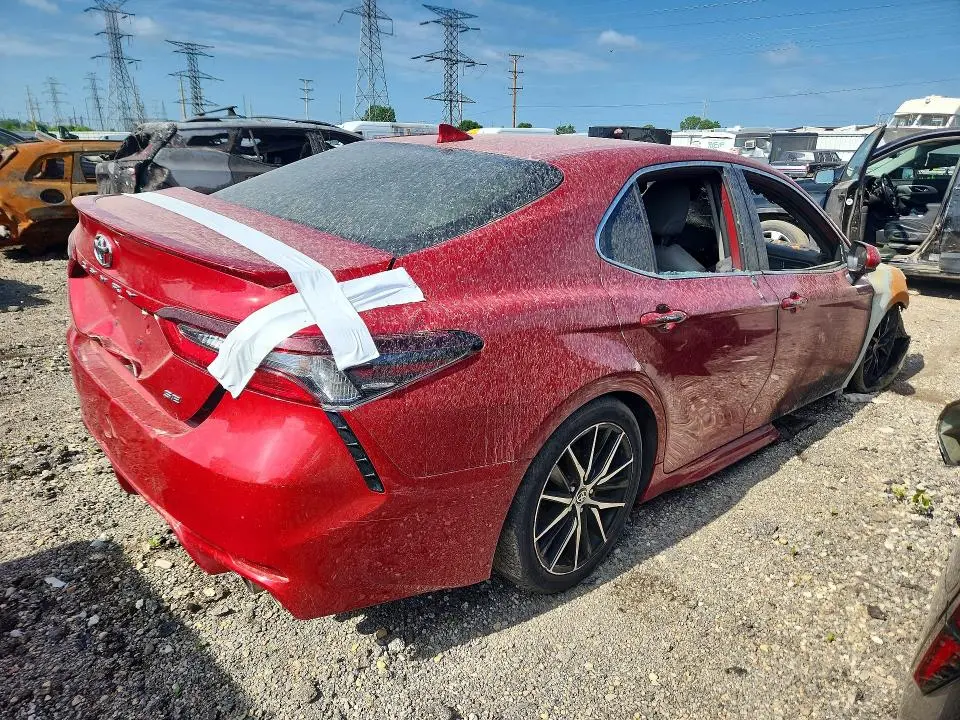 2021 TOYOTA CAMRY SE  