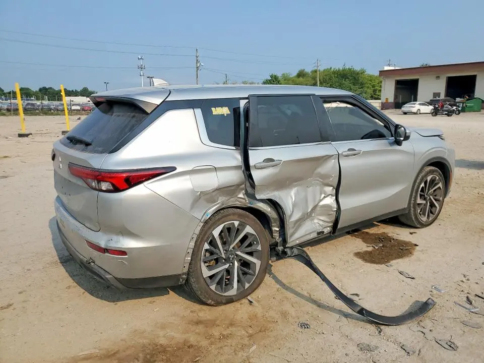 2022 MITSUBISHI OUTLANDER ES  
