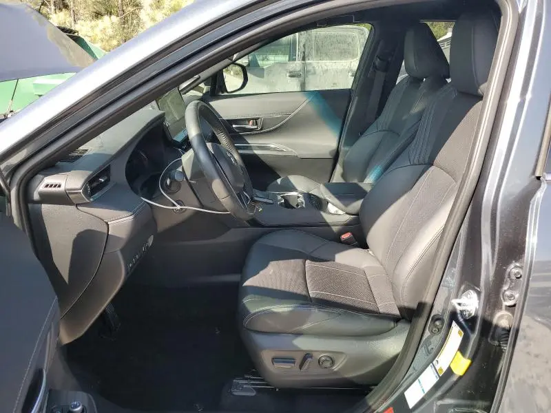 2021 TOYOTA VENZA LE  