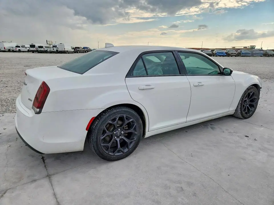 2019 CHRYSLER 300 TOURING  
