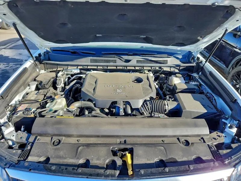 2025 INFINITI QX80 LUXE  