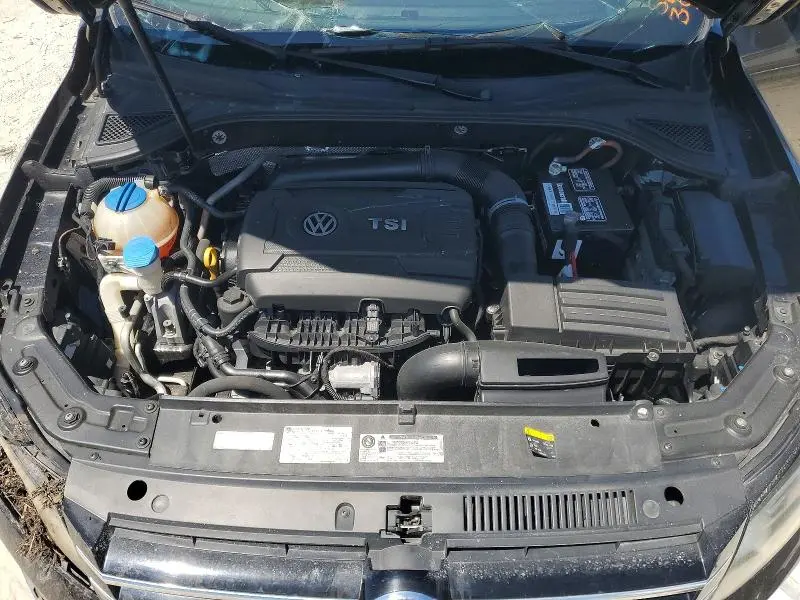 2015 VOLKSWAGEN PASSAT S  