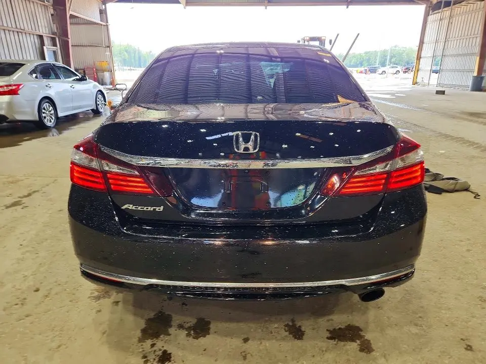 2017 HONDA ACCORD LX  