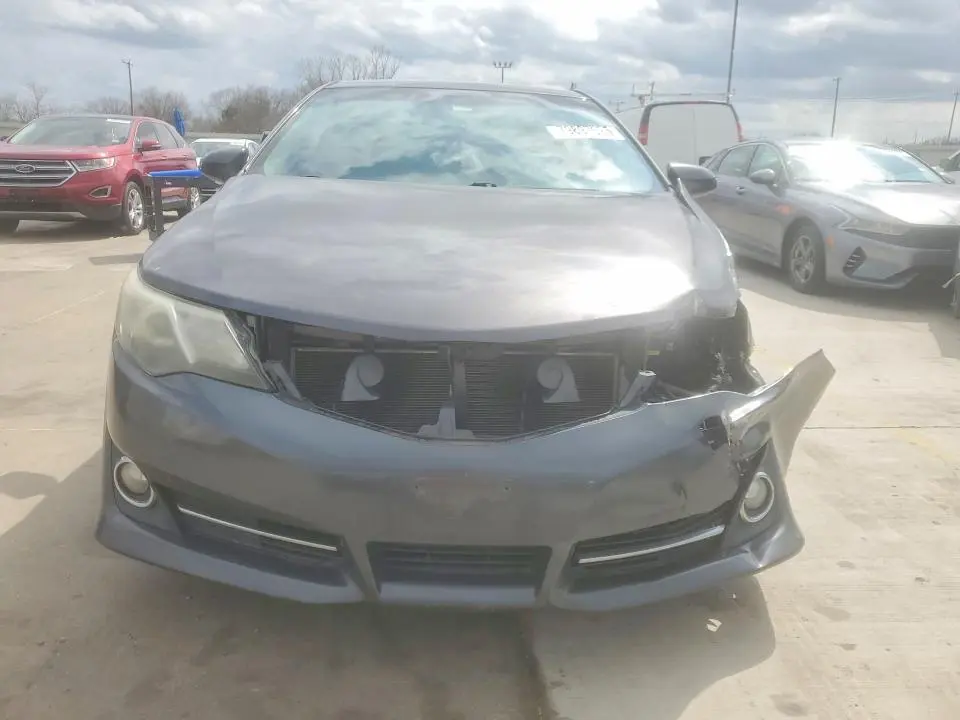 2014 TOYOTA CAMRY SE  