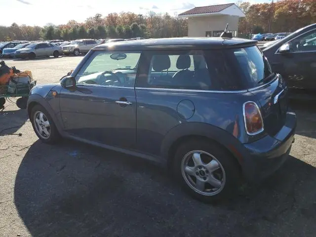 2010 MINI COOPER   