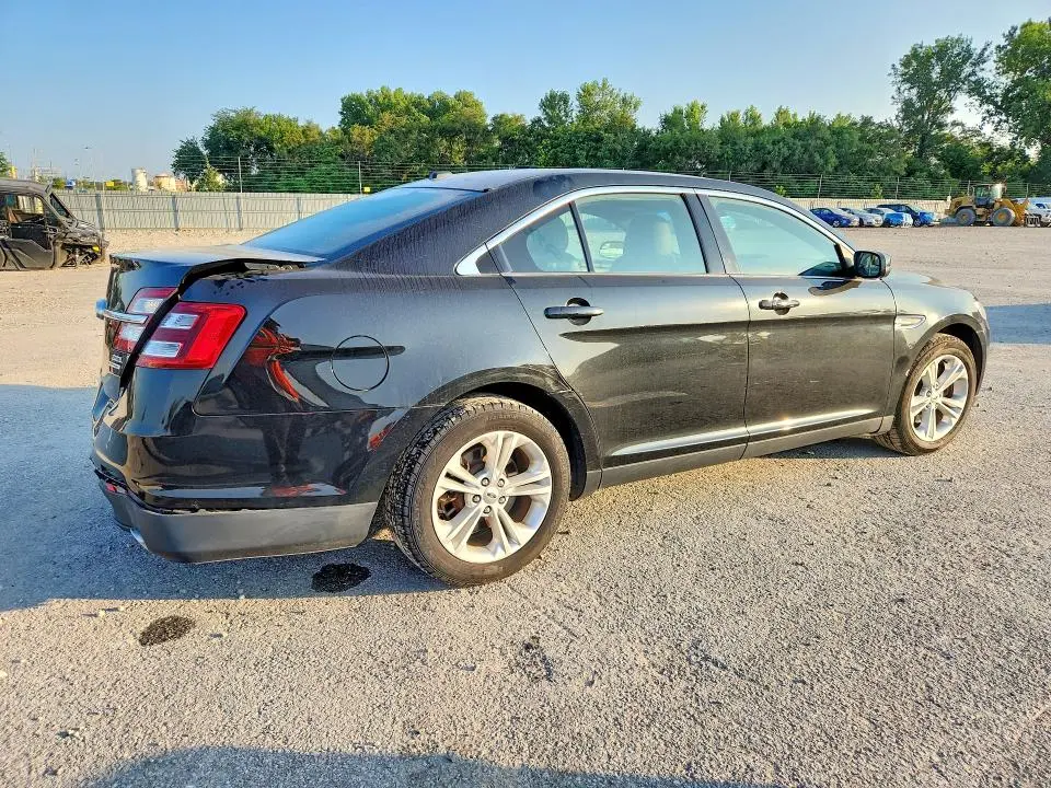 2015 FORD TAURUS SEL  