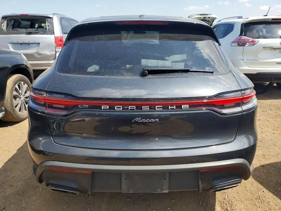 2024 PORSCHE MACAN BASE  