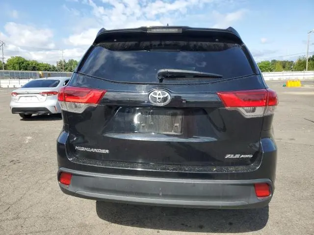 2019 TOYOTA HIGHLANDER SE  
