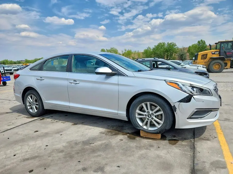 2017 HYUNDAI SONATA SE  
