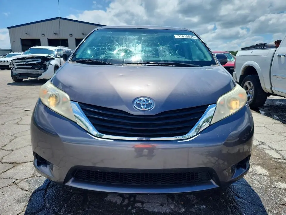 2012 TOYOTA SIENNA LE  