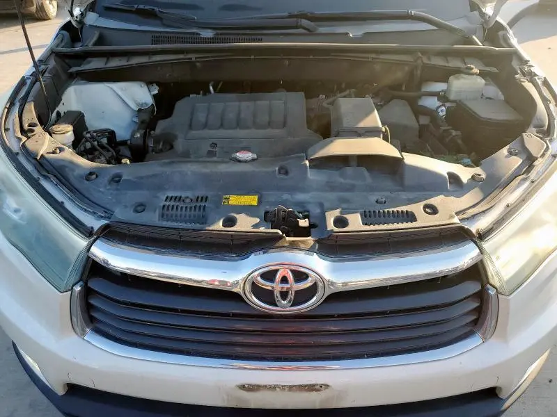 2016 TOYOTA HIGHLANDER LIMITED  