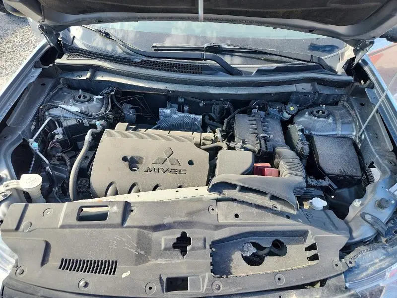 2014 MITSUBISHI OUTLANDER ES  