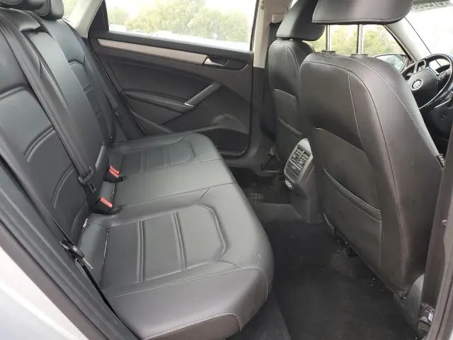 2020 VOLKSWAGEN PASSAT SE  