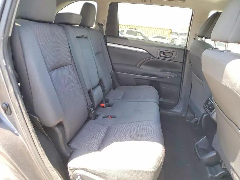 2018 TOYOTA HIGHLANDER LE  