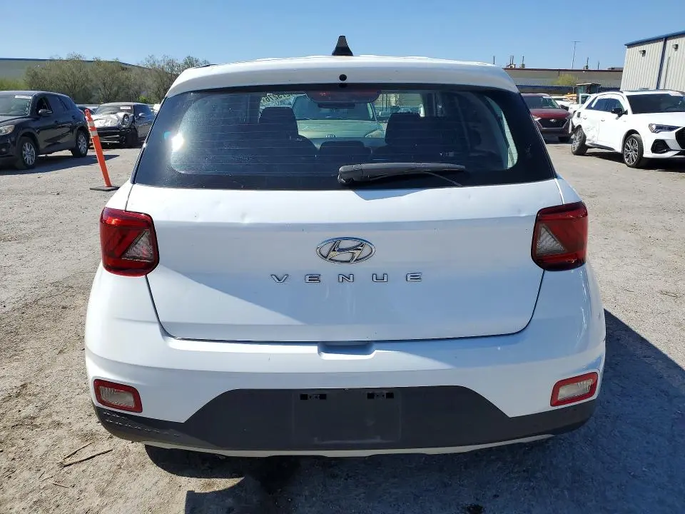 2022 HYUNDAI VENUE SE  