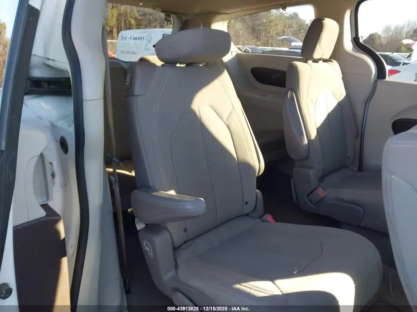 2017 CHRYSLER PACIFICA TOURING