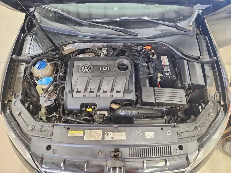 2014 VOLKSWAGEN PASSAT SE  